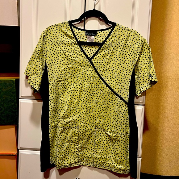 Cherokee scrub top - Picture 1 of 2
